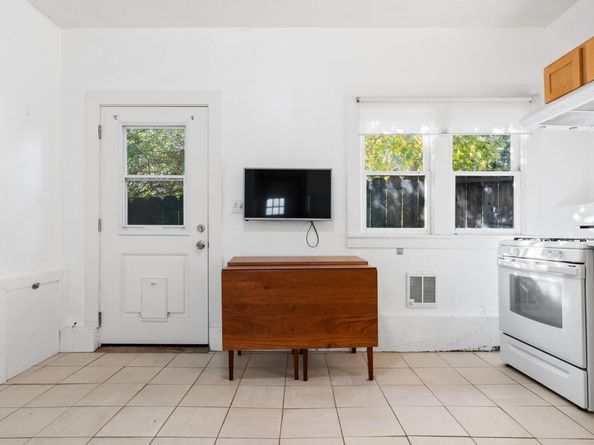 1621 E 38Th St, Oakland CA 94602