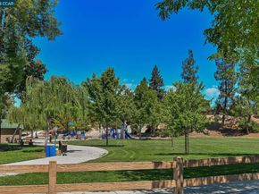 650 Fig Tree Ln, Martinez CA 94553