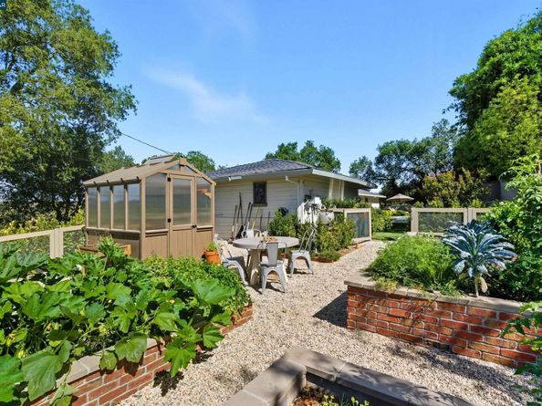 47 Charles Hill Cir, Orinda CA 94563