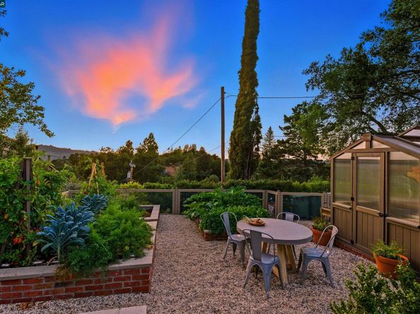 47 Charles Hill Cir, Orinda CA 94563