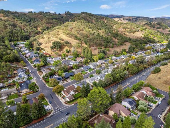 5644 Likins Ave, Martinez CA 94553