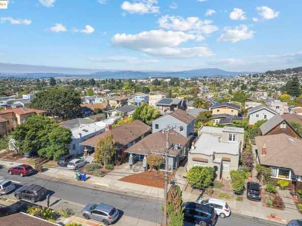 1026 Ventura Ave, Albany CA 94706