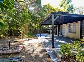 16 Stanley Ct, Lafayette CA 94595
