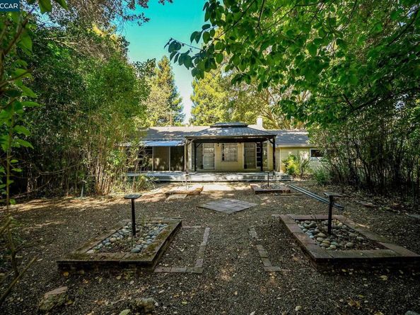 16 Stanley Ct, Lafayette CA 94595