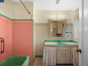 16 Stanley Ct, Lafayette CA 94595