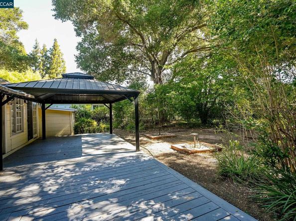 16 Stanley Ct, Lafayette CA 94595