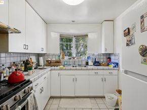 1033 Walker Ave, Oakland CA 94610