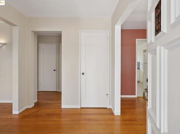 1033 Walker Ave, Oakland CA 94610