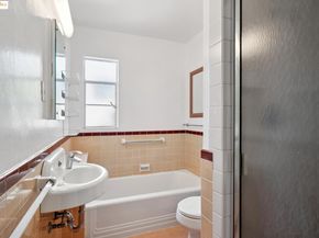 1033 Walker Ave, Oakland CA 94610