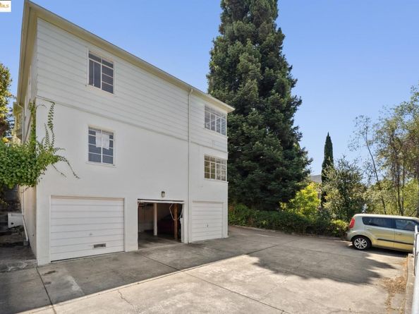 1033 Walker Ave, Oakland CA 94610