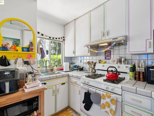 1033 Walker Ave, Oakland CA 94610