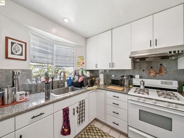 1033 Walker Ave, Oakland CA 94610