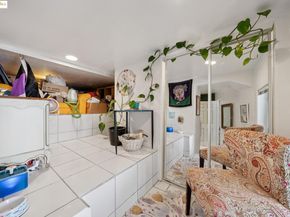 1033 Walker Ave, Oakland CA 94610