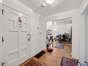 1033 Walker Ave, Oakland CA 94610