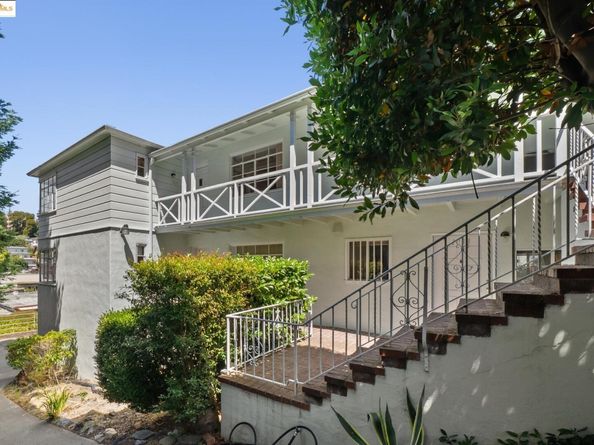 1033 Walker Ave, Oakland CA 94610