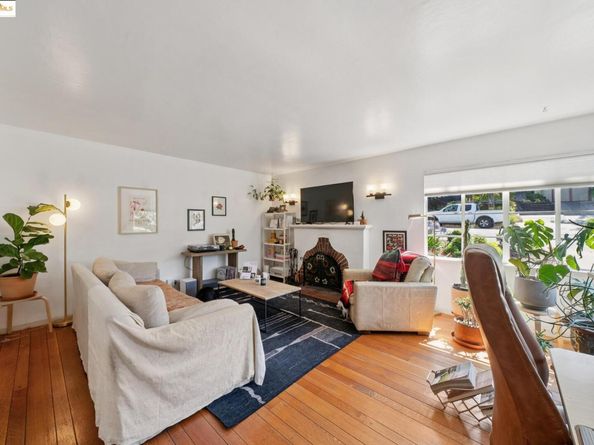 1033 Walker Ave, Oakland CA 94610