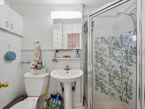 1033 Walker Ave, Oakland CA 94610