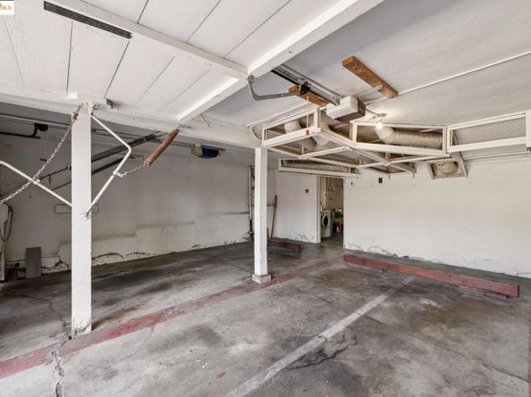 1033 Walker Ave, Oakland CA 94610