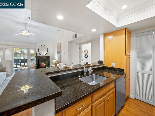 2530 Oak Rd 303, Walnut Creek CA 94597