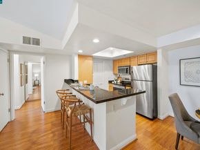 2530 Oak Rd 303, Walnut Creek CA 94597