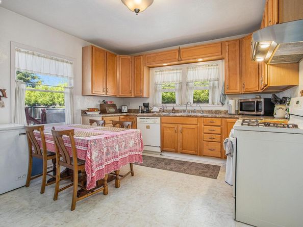 2214 D St, Hayward CA 94541