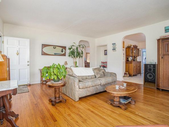 2214 D St, Hayward CA 94541