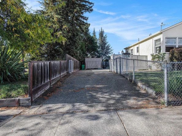 2214 D St, Hayward CA 94541