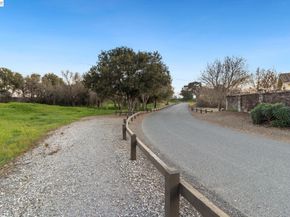 5811 Via Lugano, Fremont CA 94555