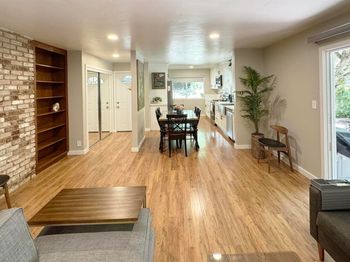 148 Ascot Ct