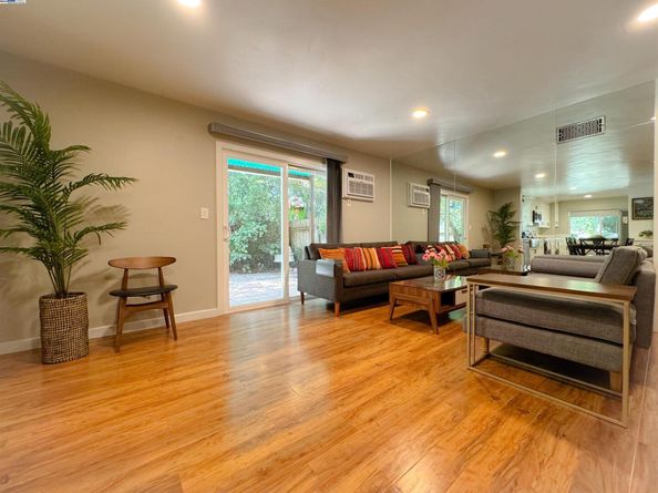 148 Ascot Ct 1, Moraga CA 94556