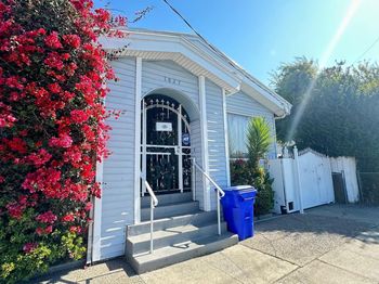 1827 Barrett Avenue