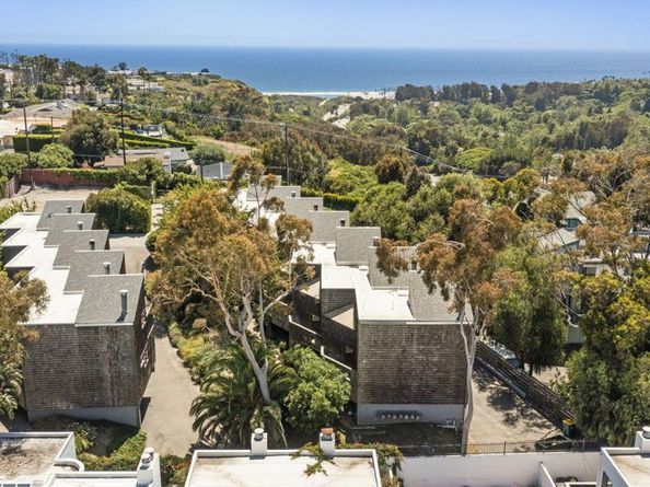 29235 Heathercliff Road 12, Malibu CA 90265