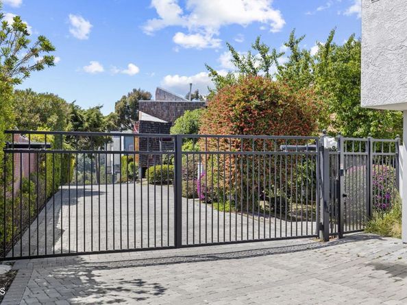 29235 Heathercliff Road 12, Malibu CA 90265