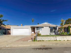 674 Senate Street, Costa Mesa CA 92627