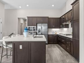 16750 Coyote Bush Drive 19, San Diego CA 92127
