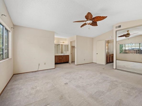 2992 Lexington Circle, Carlsbad CA 92010