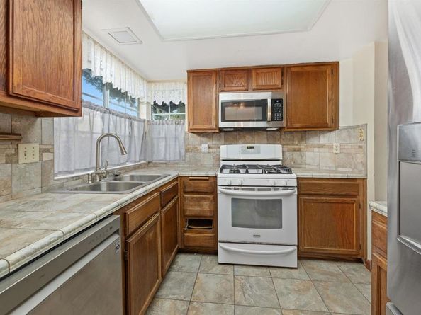 2992 Lexington Circle, Carlsbad CA 92010