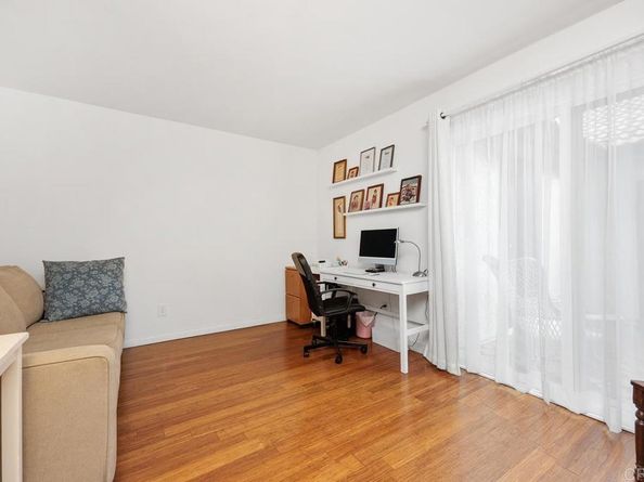 2062 Avenue Of The Trees, Carlsbad CA 92008