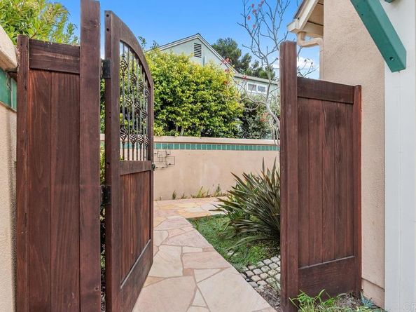 4459 Dorchester Place, Carlsbad CA 92010