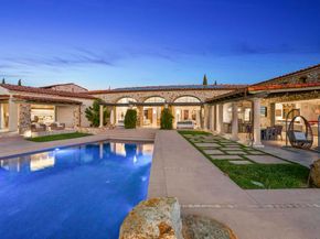 8114 Sendero de la Pradera, San Diego CA 92127