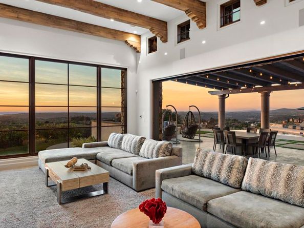 8114 Sendero de la Pradera, San Diego CA 92127