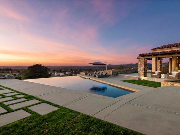 8114 Sendero de la Pradera, San Diego CA 92127