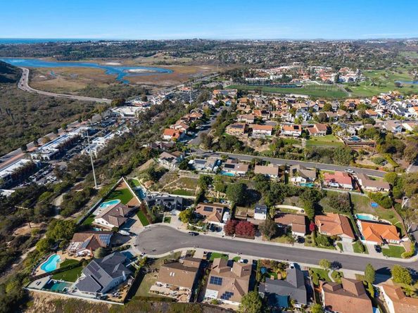 2002 Ladera Court, Carlsbad CA 92009