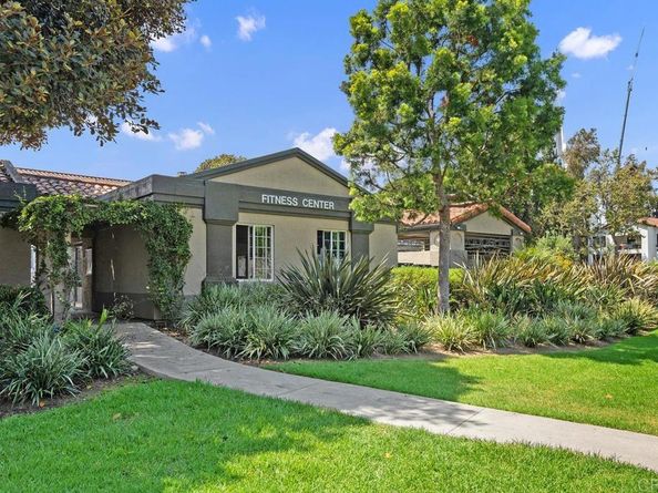 7565 Charmant Dr 512, San Diego CA 92122