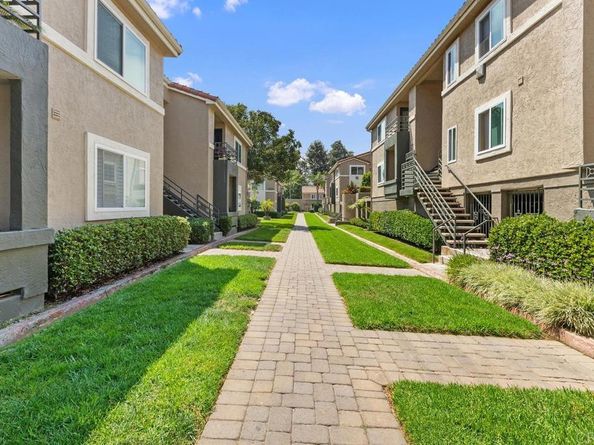 7565 Charmant Dr 512, San Diego CA 92122