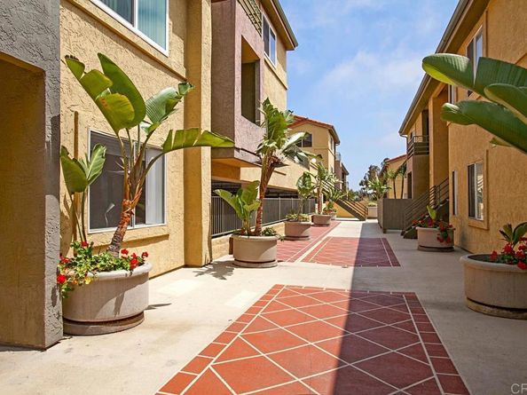 7565 Charmant Dr 512, San Diego CA 92122