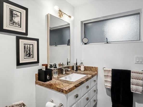 940 Sealane Dr 3, Encinitas CA 92024