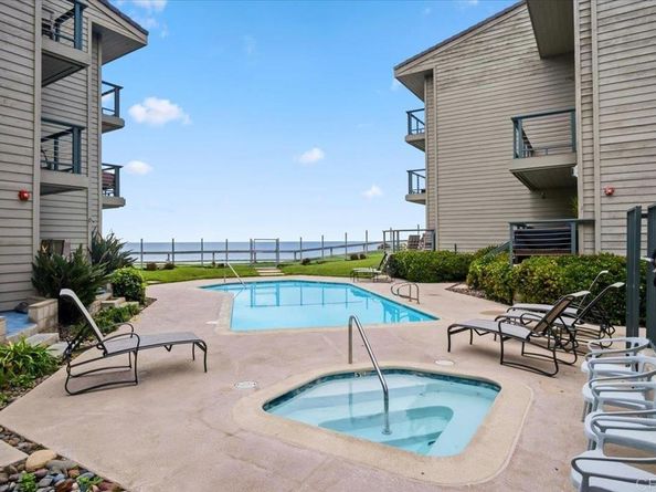 940 Sealane Dr 3, Encinitas CA 92024