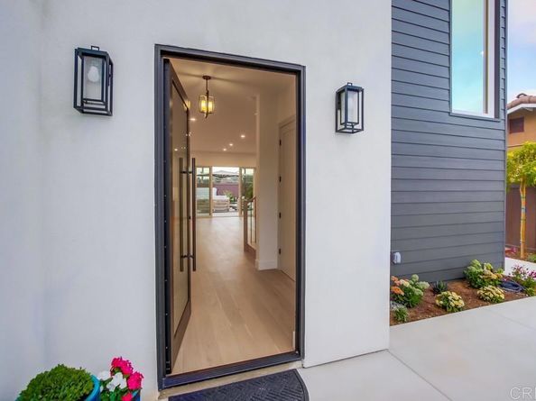 5380 Los Robles Drive, Carlsbad CA 92008