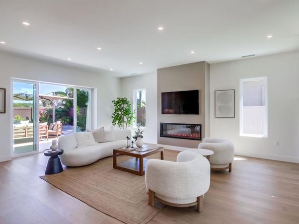 5380 Los Robles Drive, Carlsbad CA 92008